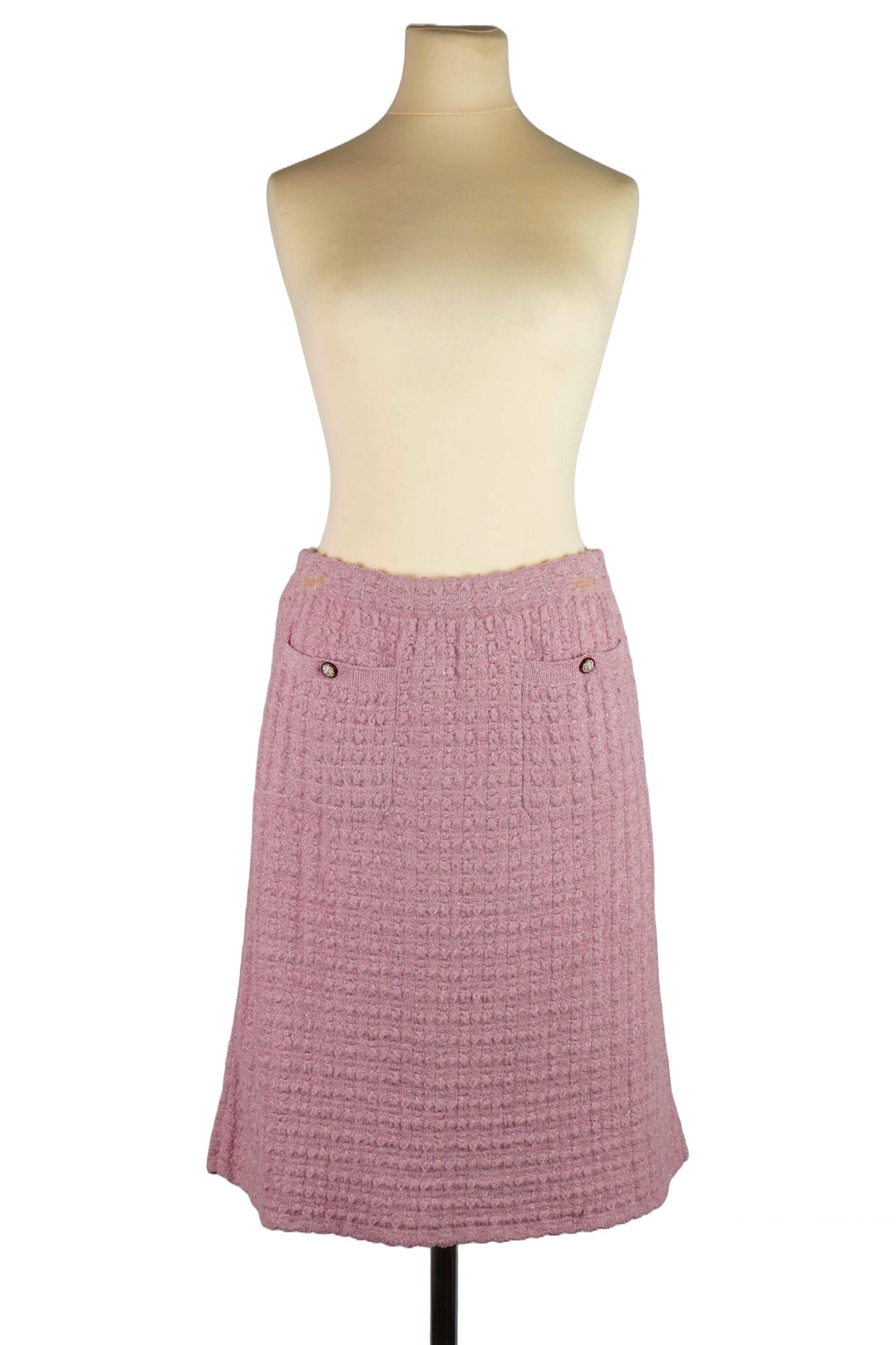 Jupe Chanel Maille Rose par Karl Lagerfeld, vue de face, d'occasion