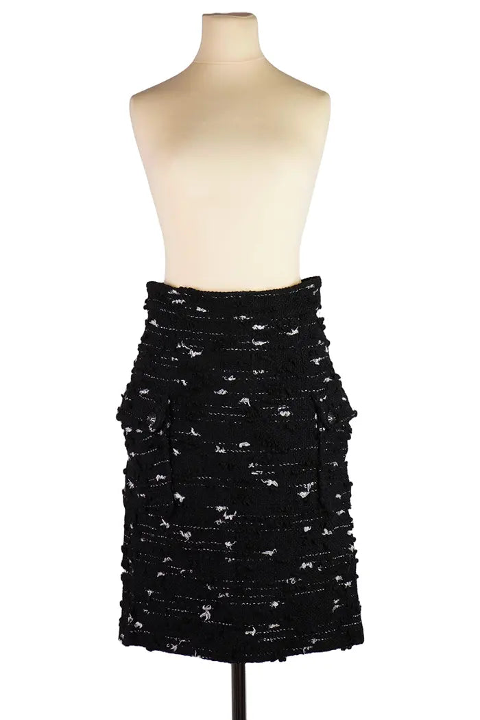 Falda Chanel Noire en Tweed, vista frontal, usada