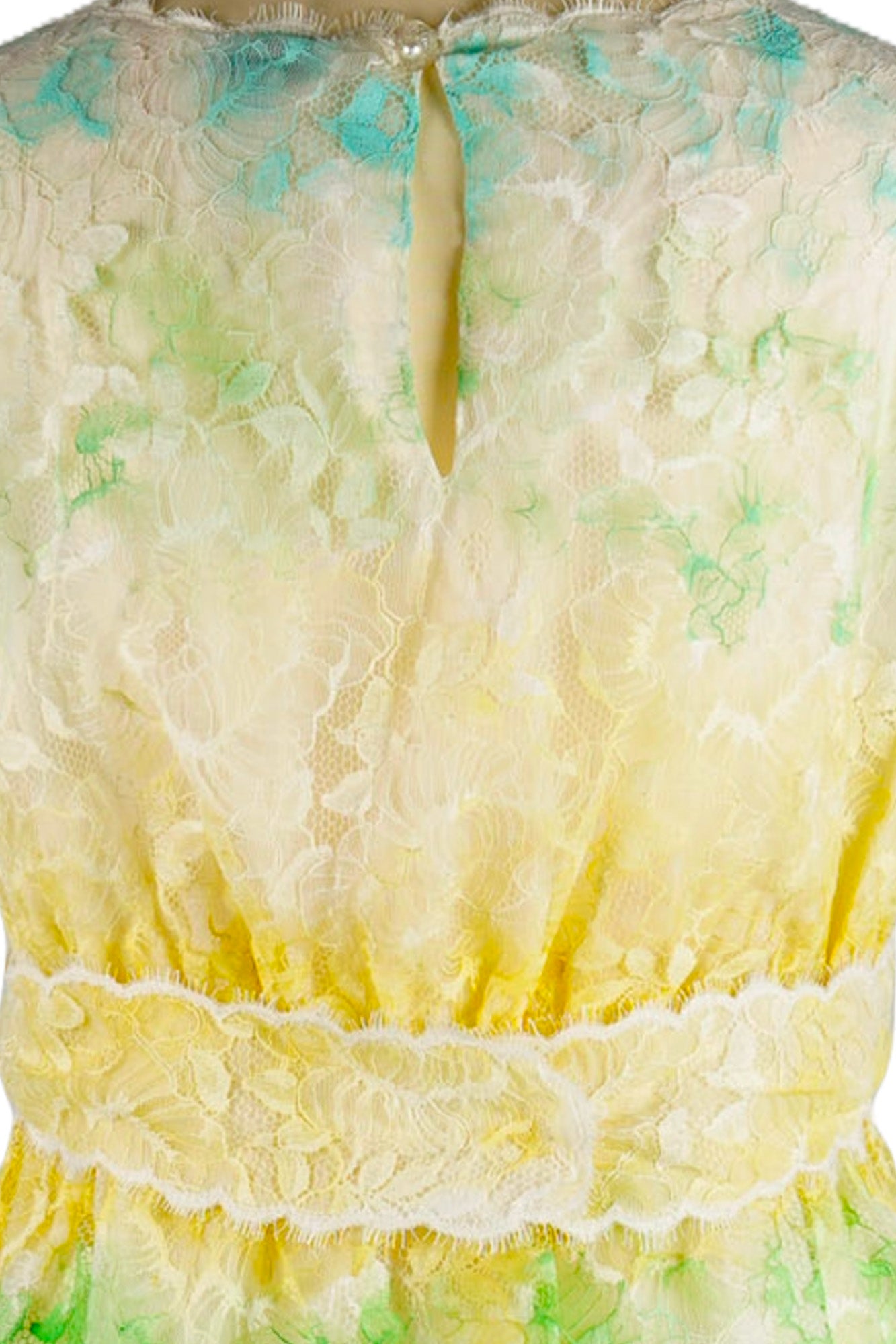 Dress Chanel Dentelle Multicolore, zoom on lace, second hand