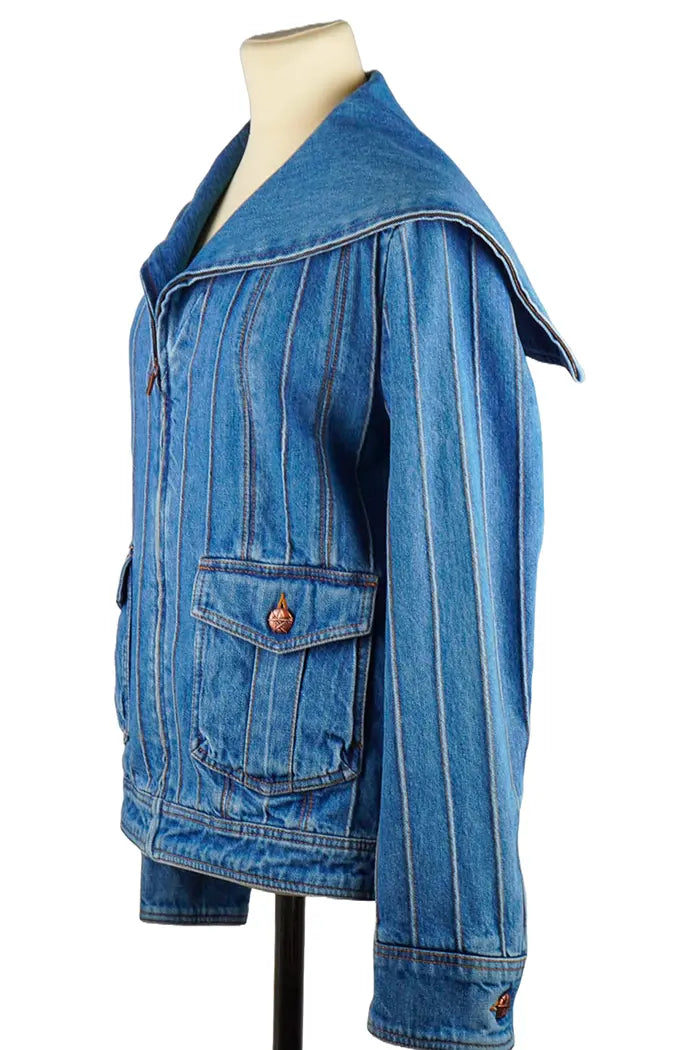 Chanel Sailor Collar Denim Chaqueta , artículo seminuevo, 3/4 vista