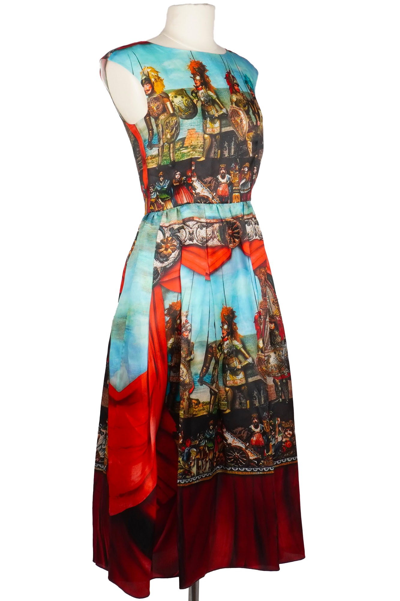 Robe sans manches Dolce & Gabbana en soie imprimée "Opera dei Pupi", article d'occasion, vue de 3/4