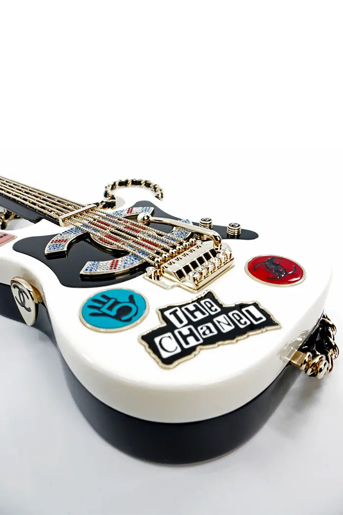 Chanel-Gitarrentaschenkollektion 24A Métiers d'Art, Gebrauchtartikel, Vergrößerung der Verzierungen