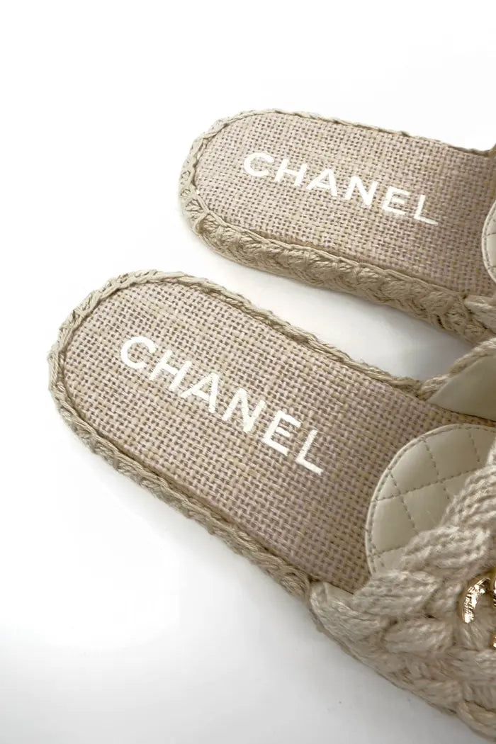 Chanel sandalias alpargatas en rafia, logo CC, artículo de segunda mano, otra vista superior