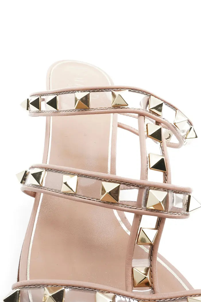 Valentino Gravani Rockstud Sandalen aus poliertem Leder und PVC, gebrauchter Artikel, Detailansicht der Nieten