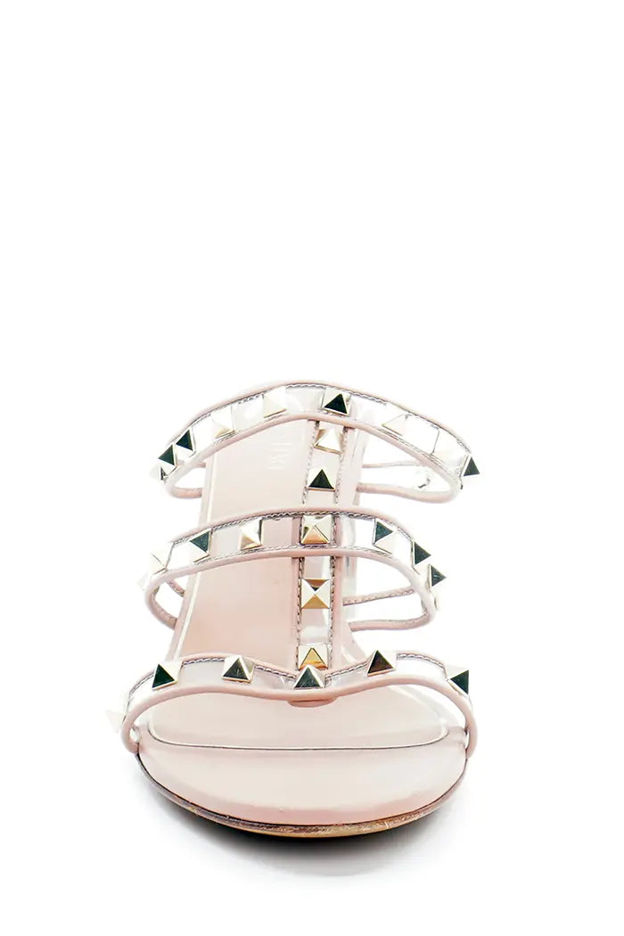 Valentino Gravani Rockstud Sandalen aus poliertem Leder und PVC, gebrauchter Artikel, Vorderansicht