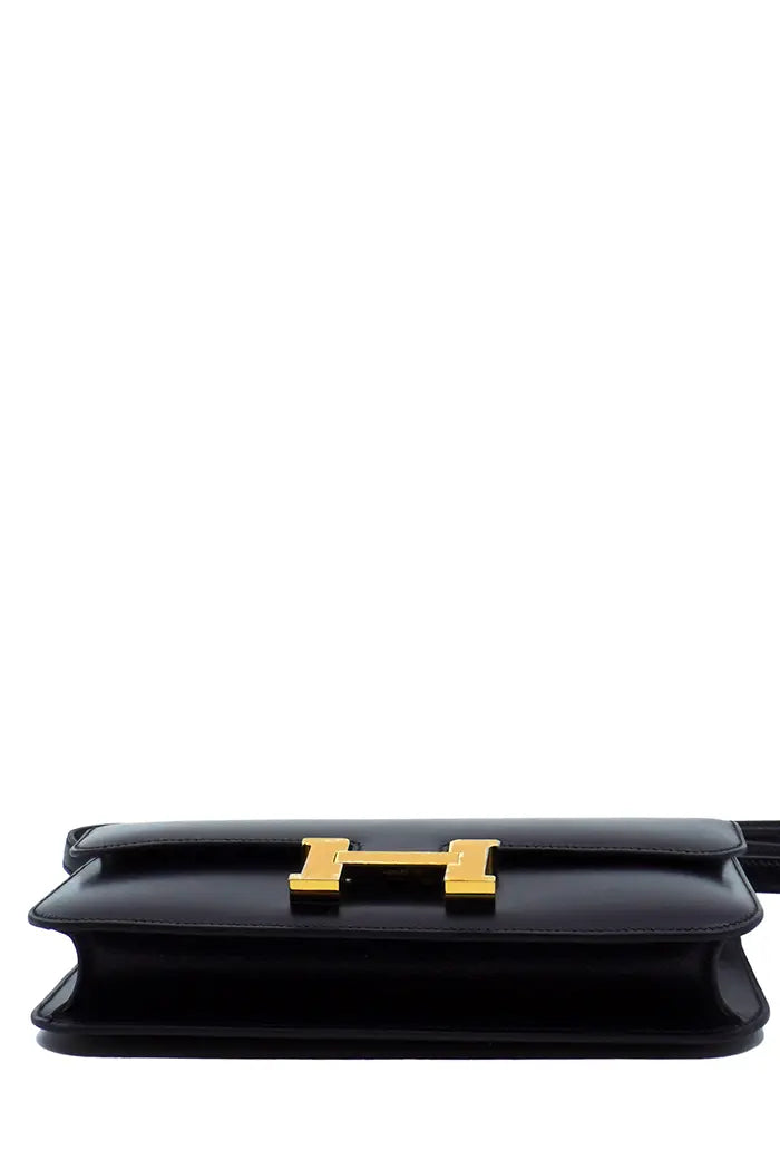 Used Hermès Constance Box Noir handbag, in very good condition. Bottom view.