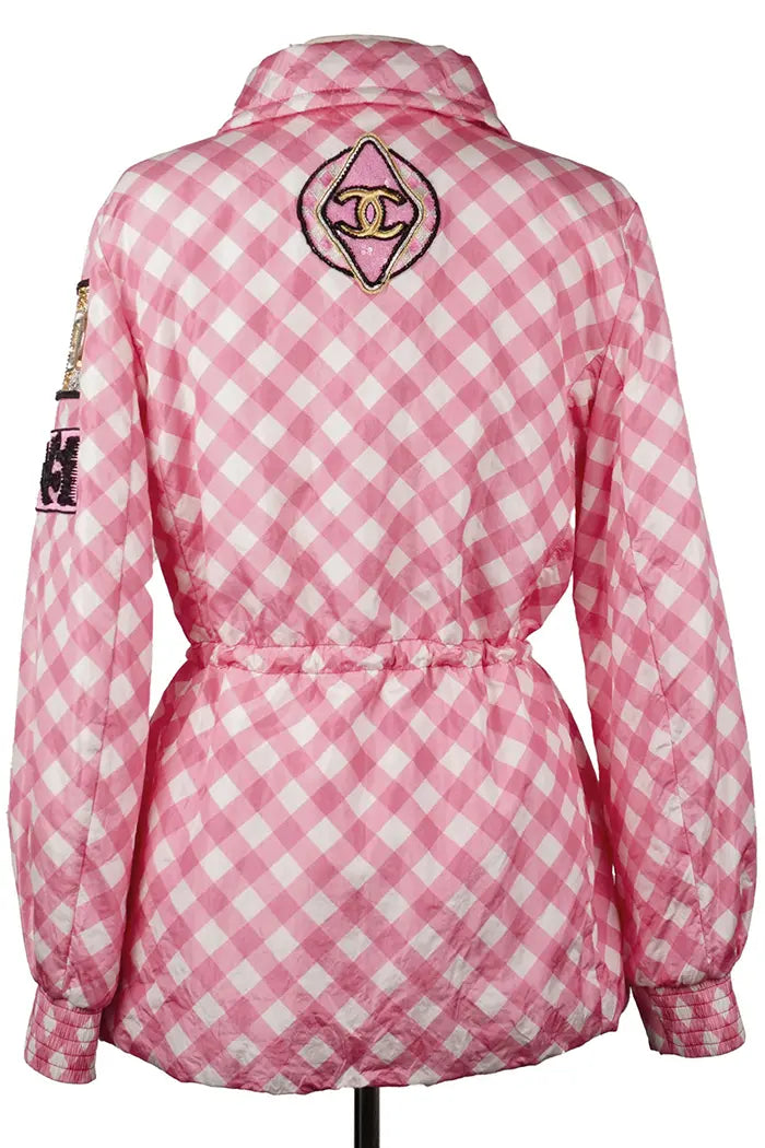 Modèle Chanel 2023 preloved– Sur-chemise style veste, logo CC entrelacé au dos