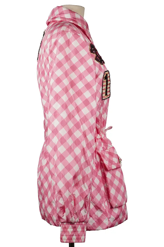 Vue de profil droit – Sur-chemise Chanel style veste, avec motif vichy rose, taille 38FR