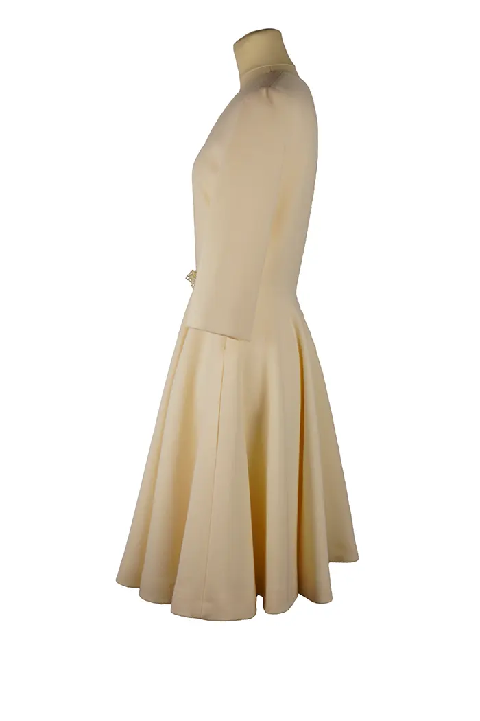 Robe Lanvin ivoire ornée de perles Taille 34FR