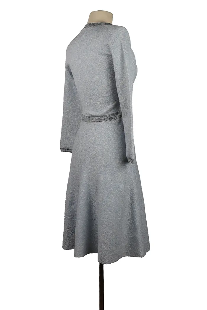 Dior blue-gray dress back, discreet closure and flowing cut, second-hand piece in excellent condition with timeless elegance.