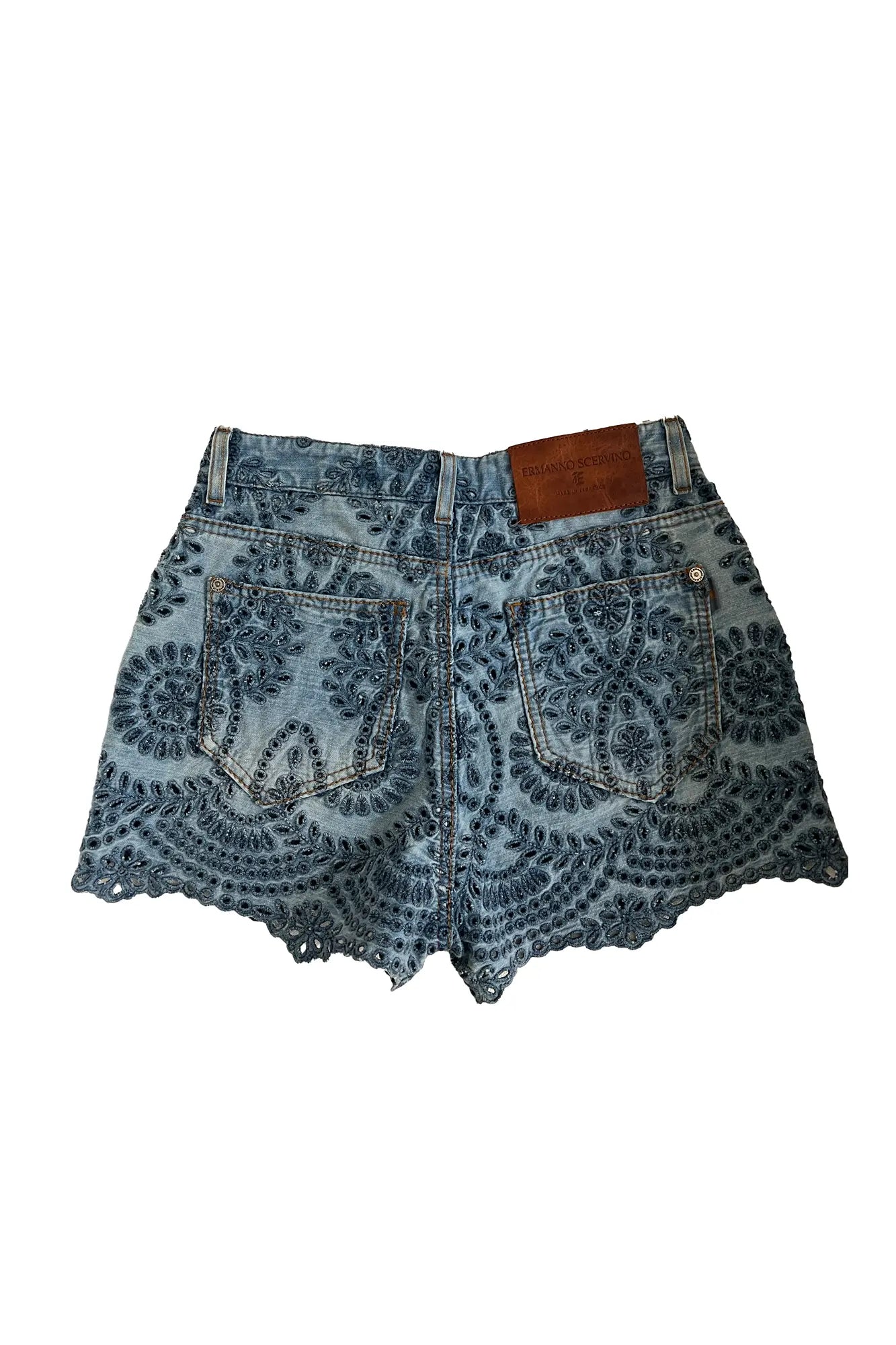 Short en denim Ermanno Scervino – vue de dos, coupe courte, broderies ajourées, taille 38IT, style estival chic