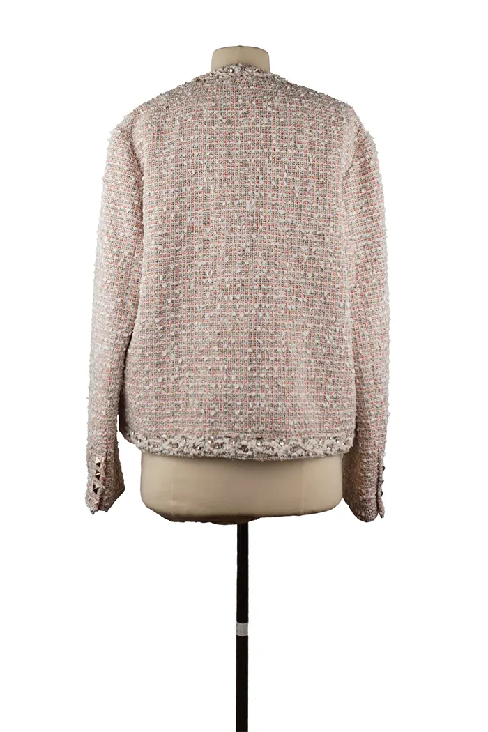 Valentino jacket back in curly cotton blend, structured cut and meticulous finishing for a sophisticated, modern silhouette.