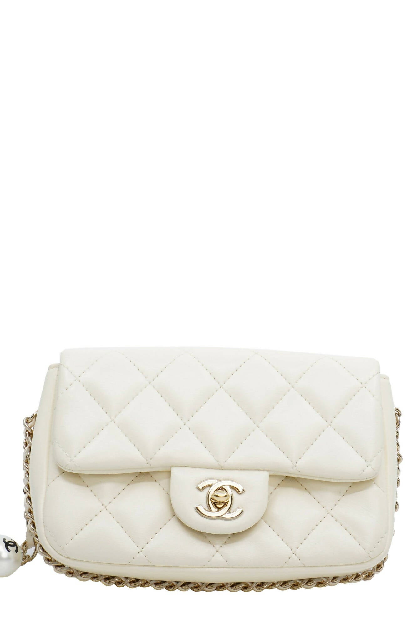 Weiße Chanel 'My Precious'-Tasche aus Lammleder mit goldenen Beschlägen, gebrauchter Artikel, Vorderansicht