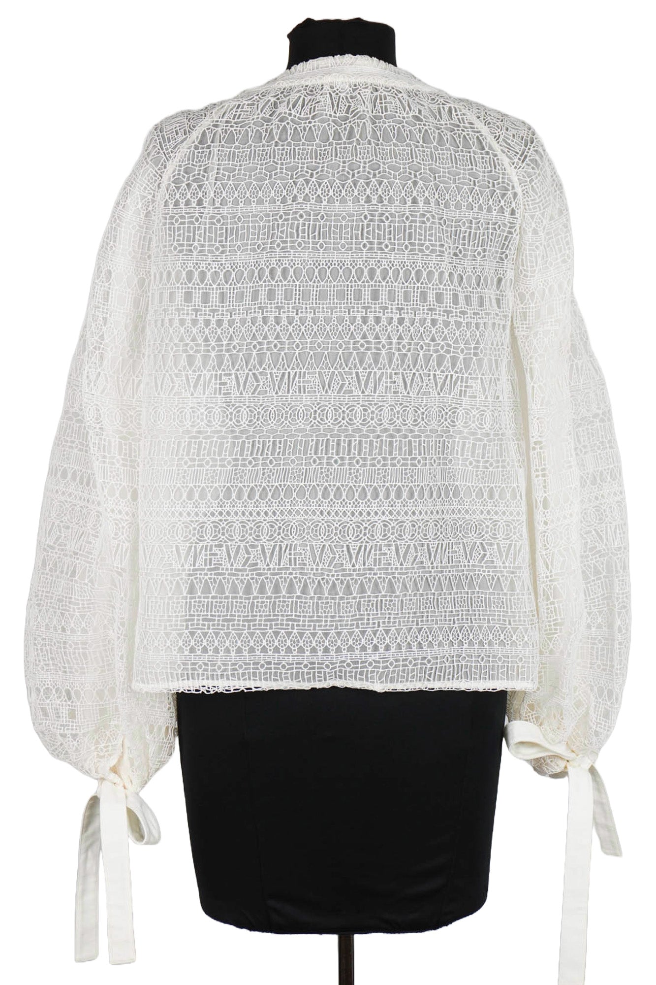 Back view of white guipure lace blouse Chanel, reference 1000001. Reench, preloved.