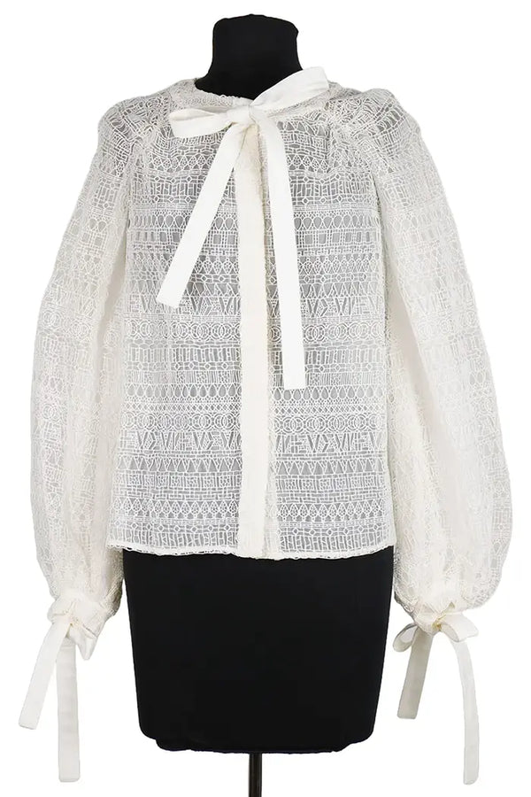 Blouse Chanel Guipure blanche avec ascot, vue de face, d'occasion