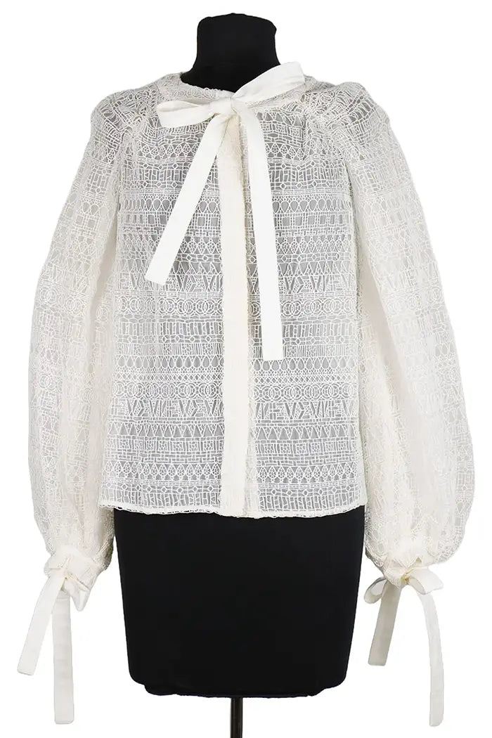 Chanel Guipure blusa blanca con ascot, vista frontal, segundero