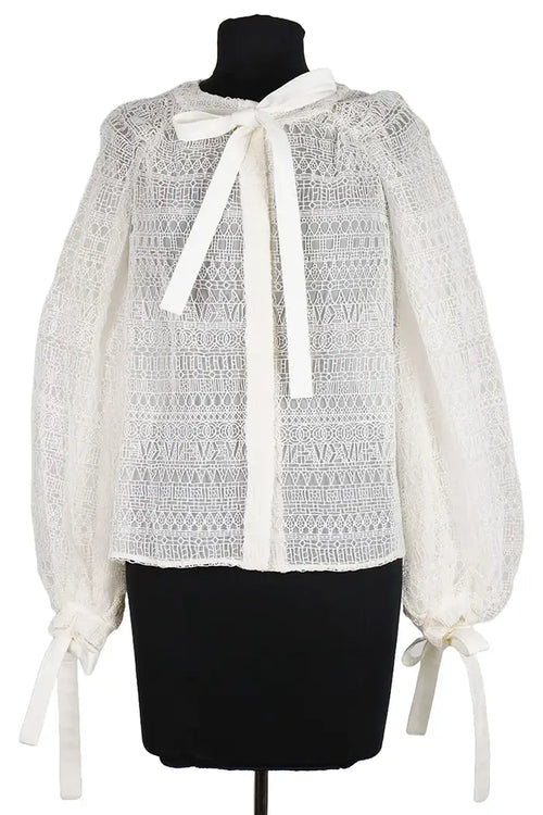 Chanel Guipure blusa blanca con ascot, vista frontal, de segunda mano
