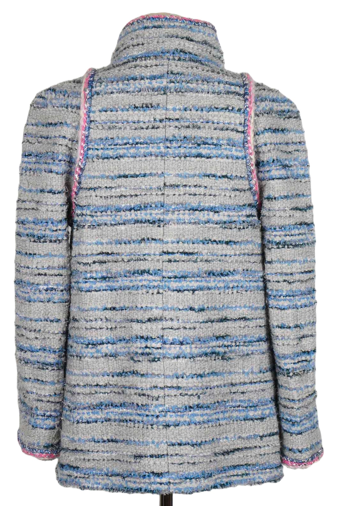 Back view of multicolor tweed jacket Chanel. Ref. 1000003. Preloved Chanel Reench.