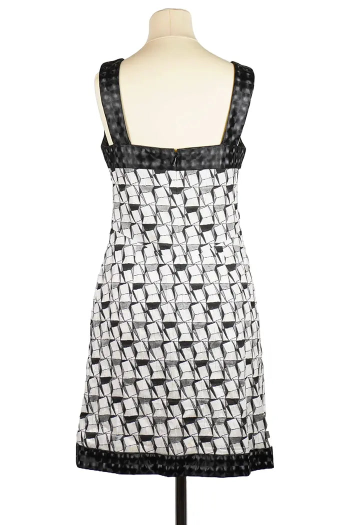 Rückenfreies Chanel-Kleid ohne Verschluss, Größe 36FR, minimalistischer Schnitt, perfekt für den Sommer und elegante Veranstaltungen.