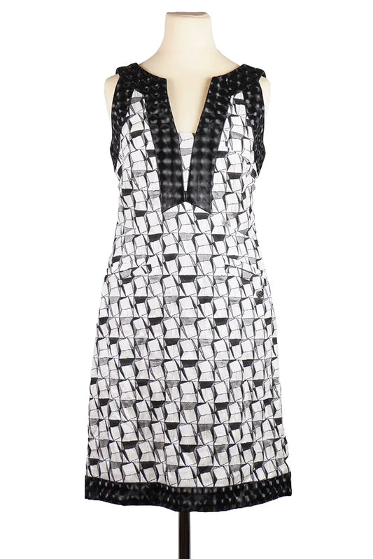 Vestido Chanel Blanco y negro, vista frontal, segundero