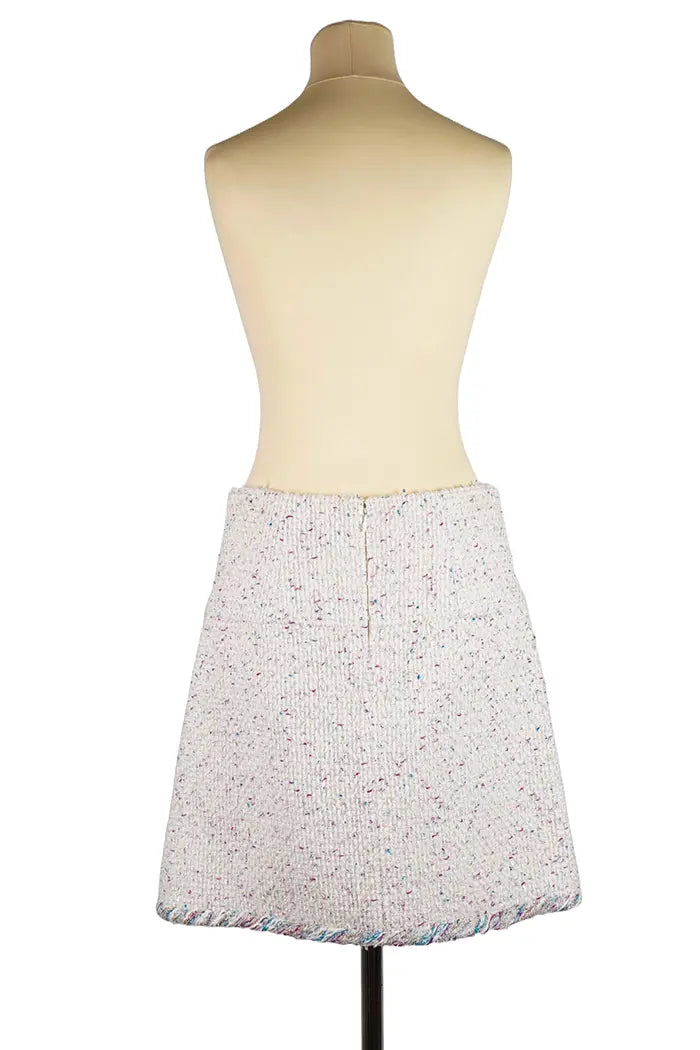 Falda Chanel Blanche en Tweed, artículo de segunda mano, vista trasera