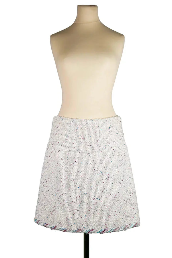 Jupe Chanel Blanche en Tweed, article d'occasion, vue de face