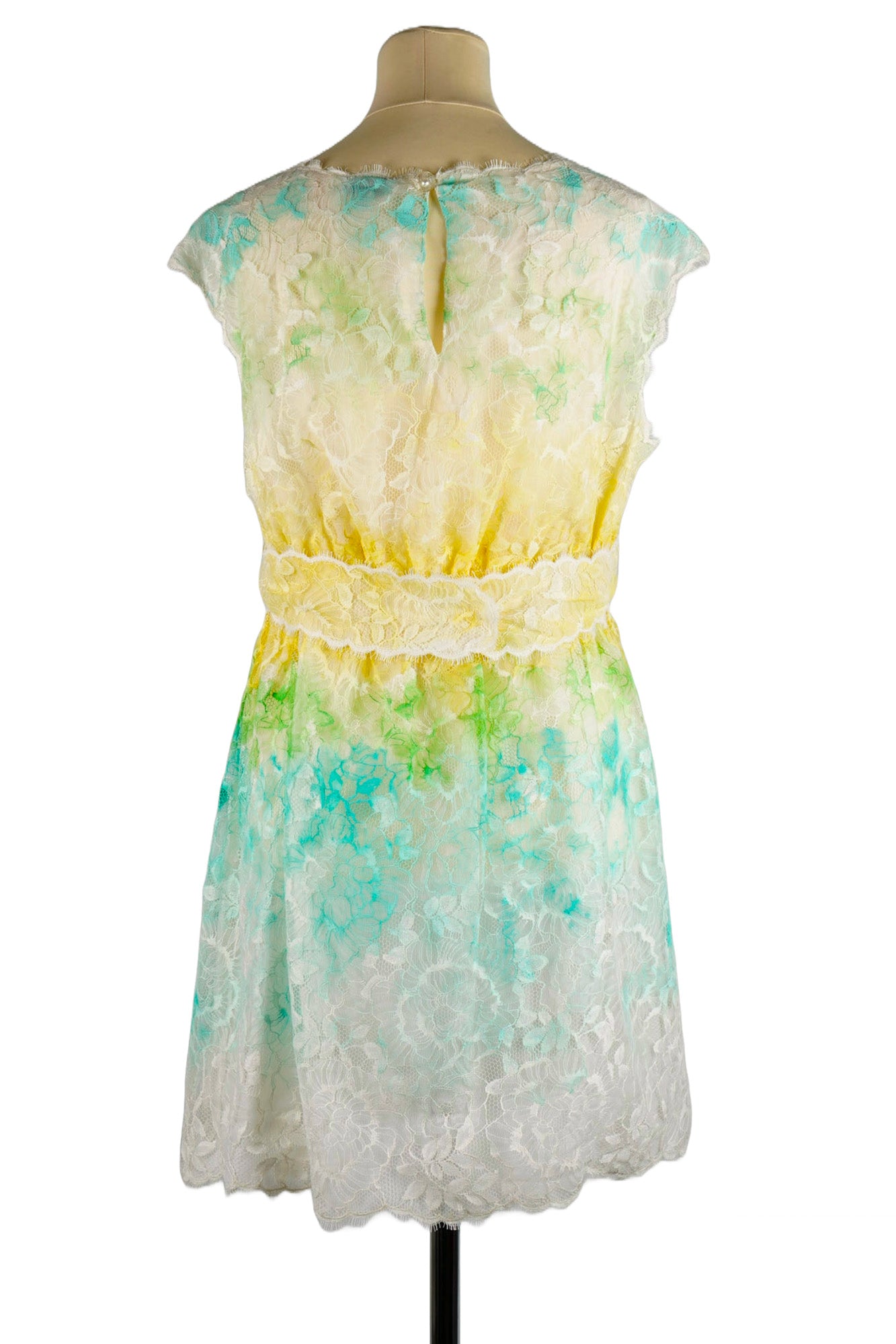 Chanel multicolor lace dress, view from the behind. Ref.1000024 Reench preloved.