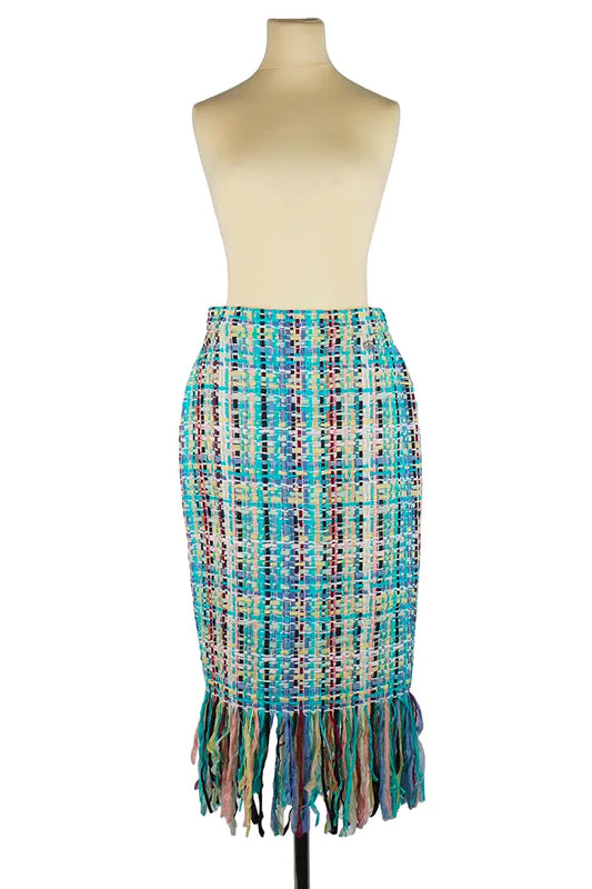 Falda  Chanel con flecos en tweed multicolor, artículo de segunda mano, vista frontal