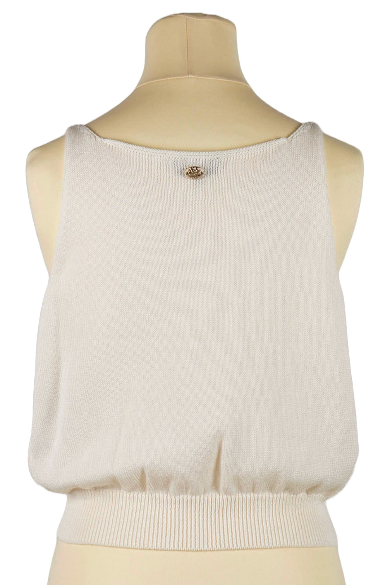 Back view of Chanel white tank top, ref. 1000029. Second hand Chanel, Reench.