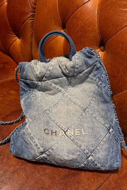 CHANEL 22 cm denim backpack from the 2023 Chanel collection, ref. 1000036, preloved Reench.