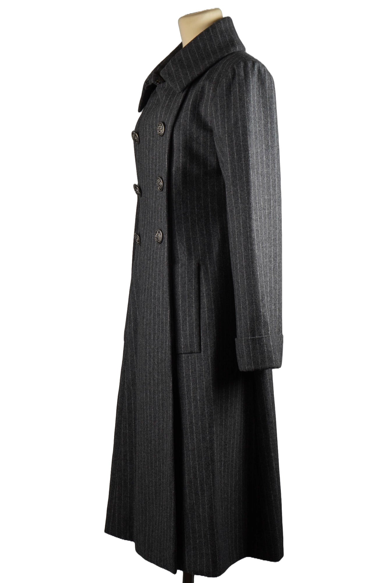 Three-quarter view of Chanel striped gray coat in wool. Ref. 1000060 Preloved, Reench.