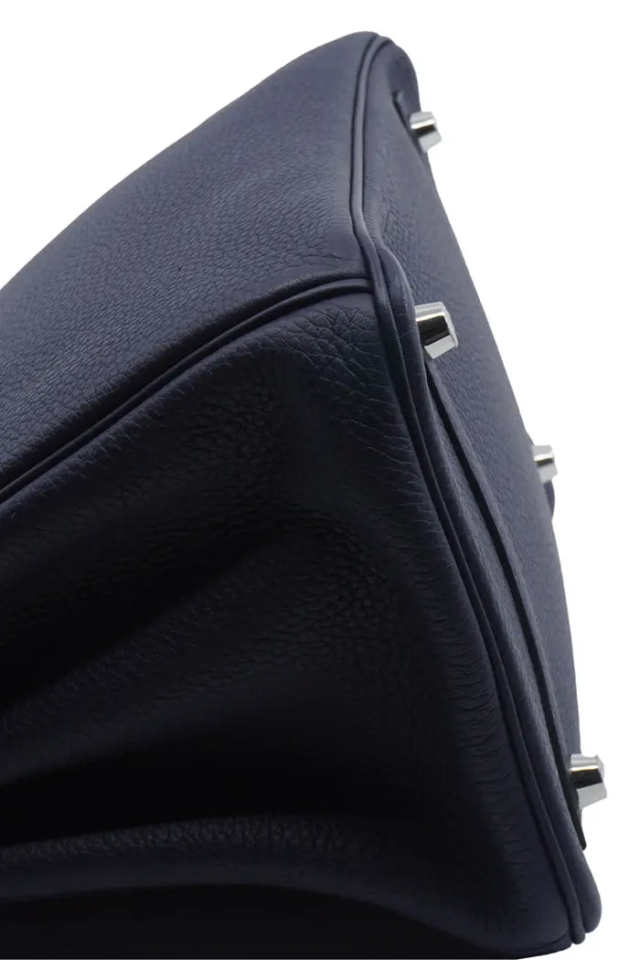 Bolso Hermès Birkin 30 de piel Togo azul marino, artículo de segunda mano, vista desde abajo
