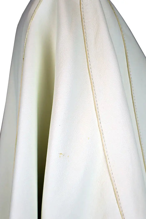 Lanvin White Lambskin Cape, artículo seminuevo, atención a la calidad de la piel