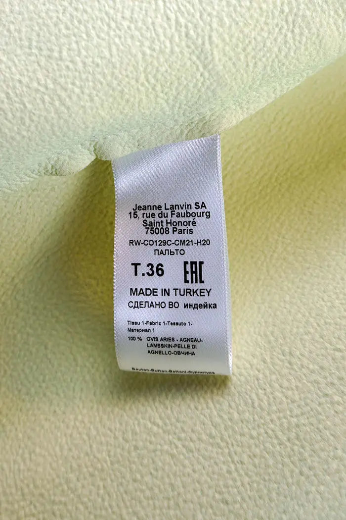 Lanvin Capa de piel de cordero blanca, artículo de segunda mano, zoom en la etiqueta Talla