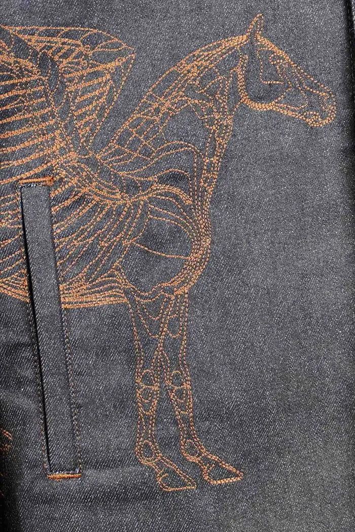 Jacke Hermès Icone au Carré aus Jeans, gebrauchter Artikel, Zoom auf das gestickte Pferdemotiv