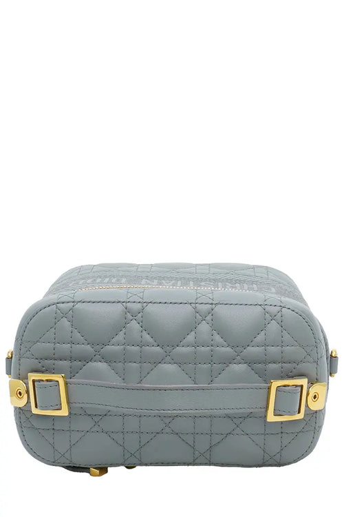Dior sac Vanity gris en cuir à motif cannage, article d'occasion, vue de dessus
