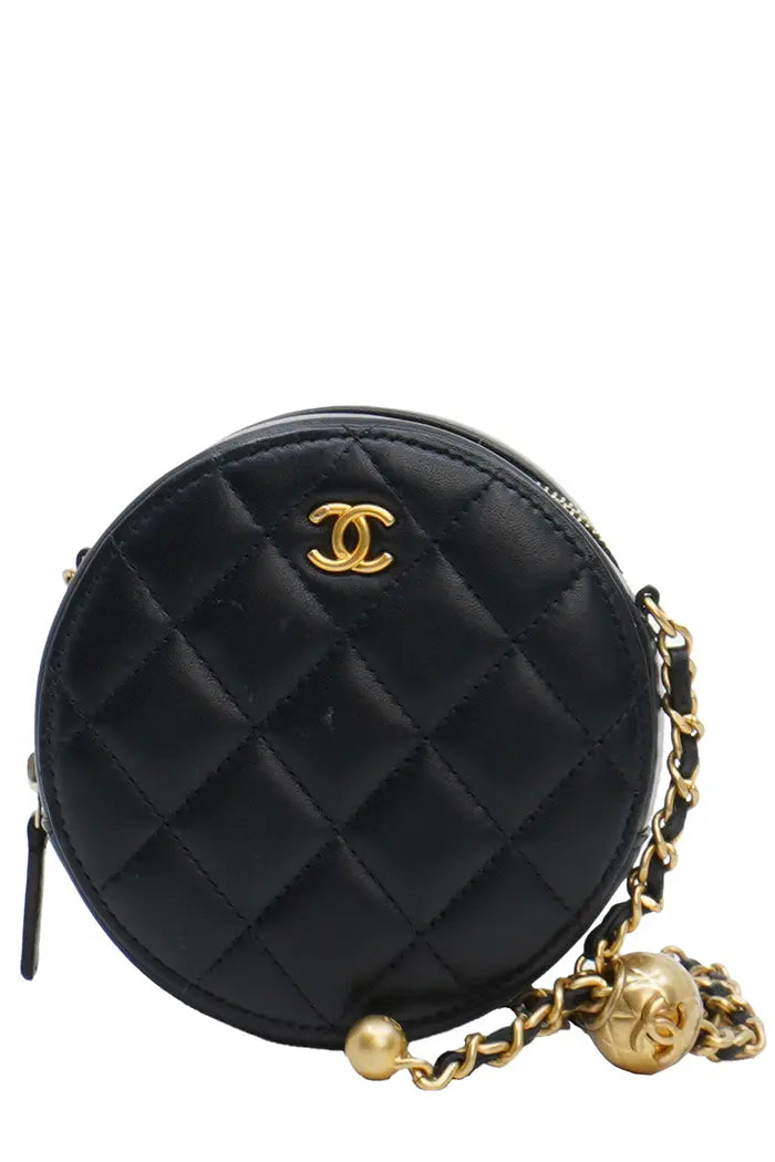 Pearl Crush Chanel round Clutch in black lambskin, pre-owned item, front view
