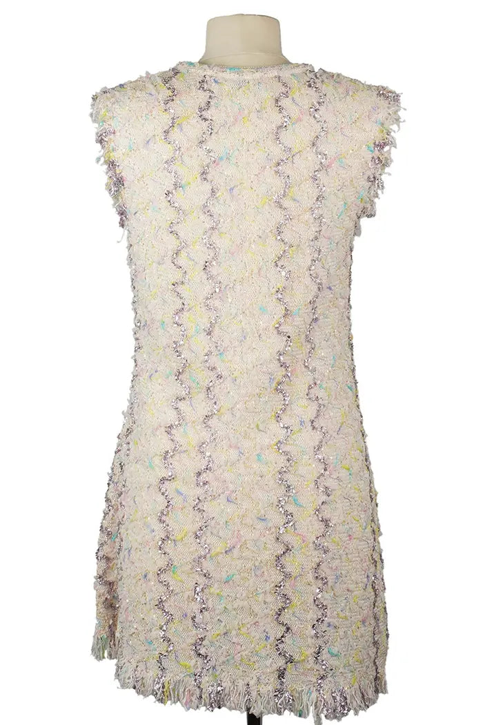 Robe Chanel en tweed, article d'occasion, vue de dos