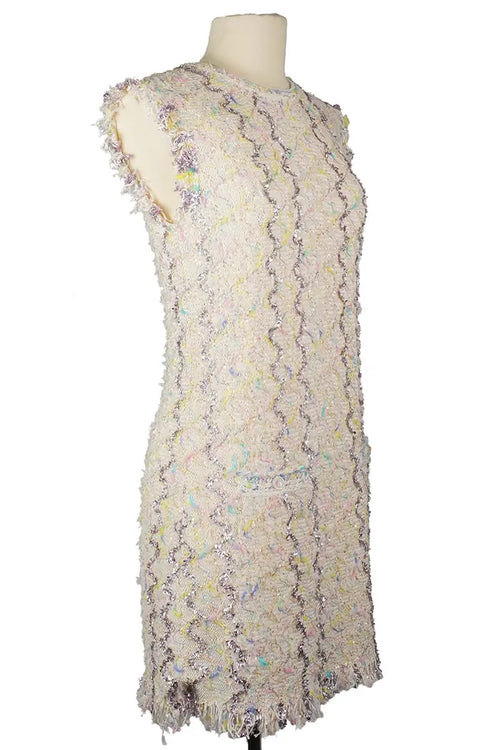 Robe Chanel en tweed, article d'occasion, vue de 3/4