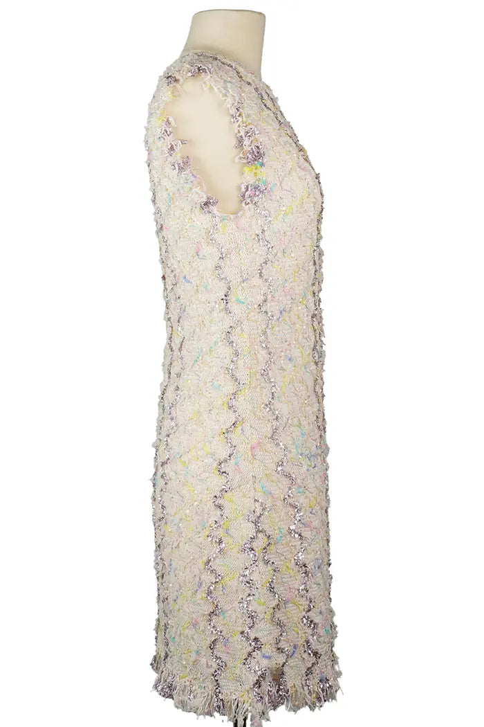 Robe Chanel en tweed, article d'occasion, vue de côté
