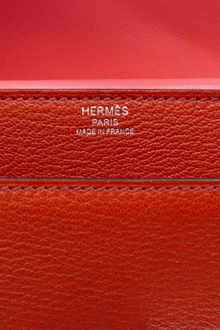 Hermes Verrou bag in orange Epsom leather, used item, zoom on Hermes label