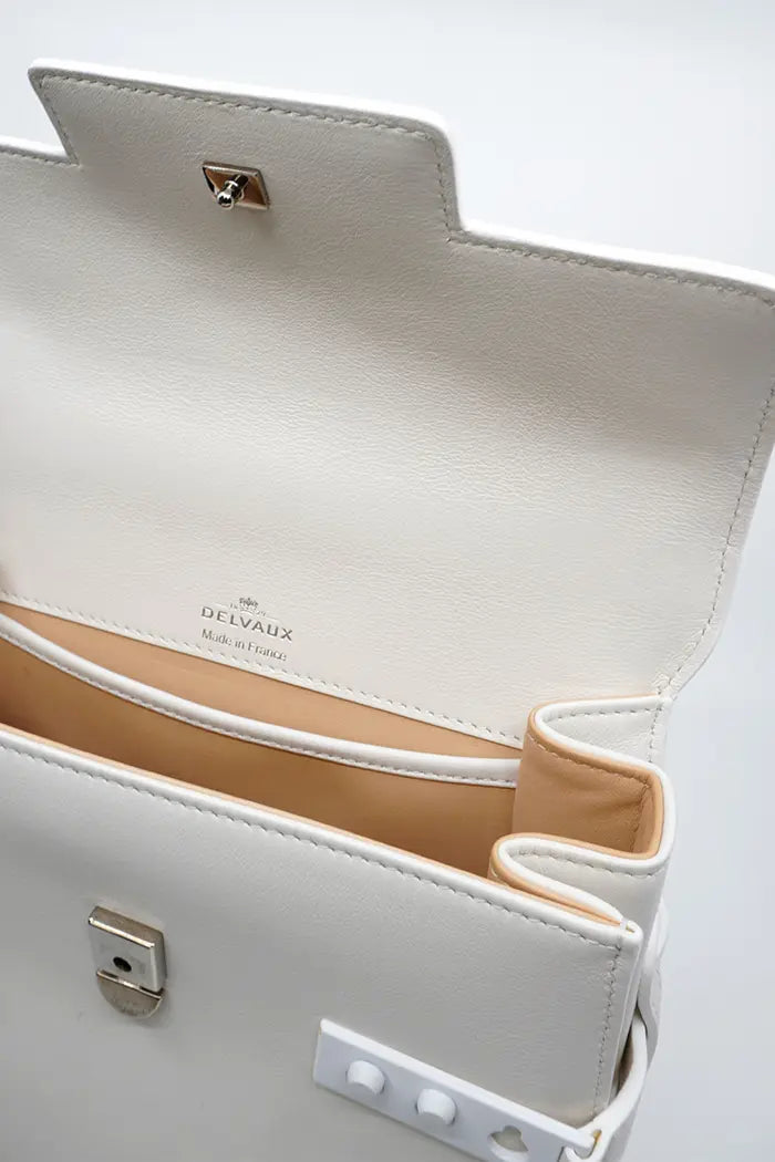 Bolso Delvaux Tempête en piel de becerro marfil Crispy, artículo de segunda mano, otra vista del bolso abierto