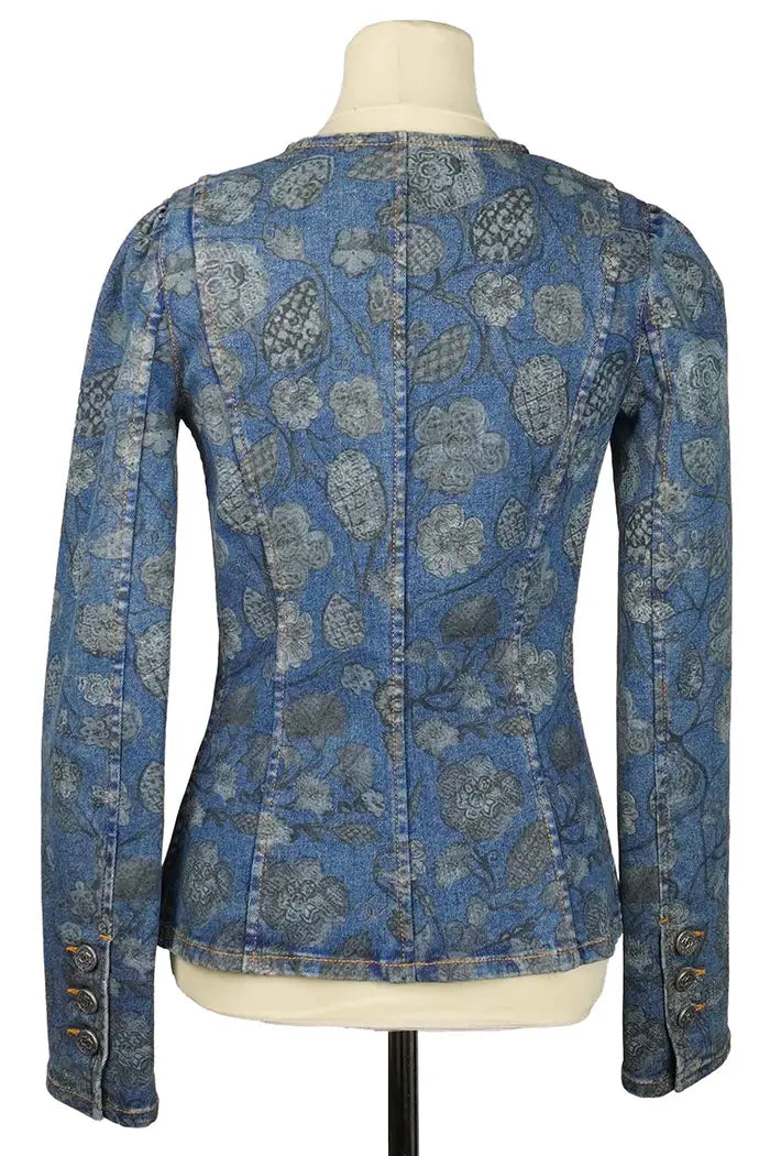 Chanel Chaqueta vaquera azul con mangas largas y motivos florales, artículo seminuevo, vista posterior