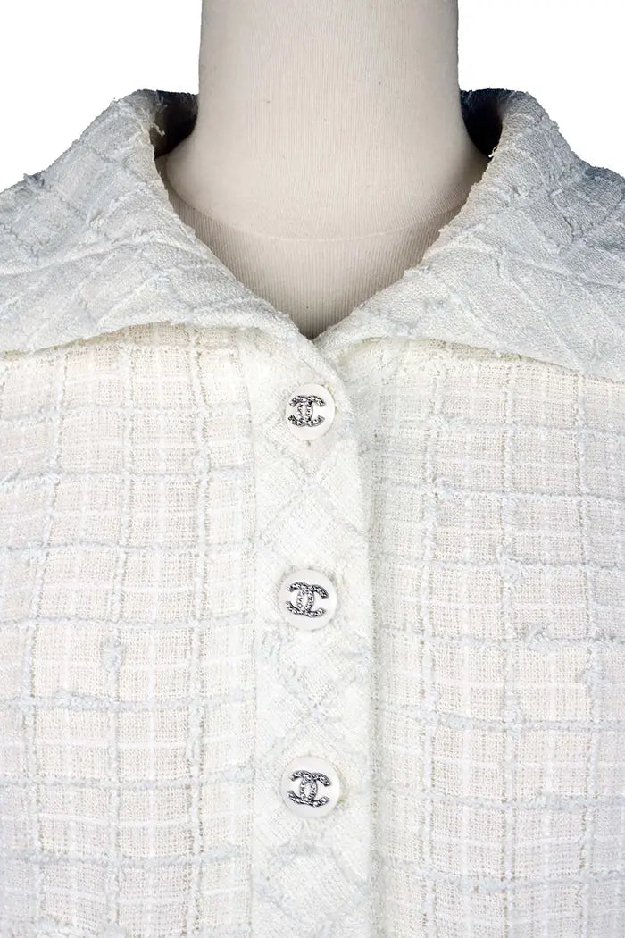 Robe-chemise Chanel en tweed et dentelle blanche, Paris-Capri Resort, article d'occasion, zoom sur la matière du tissu
