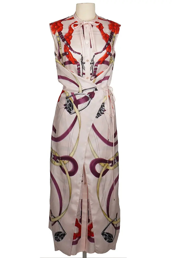 Vestido cruzado de seda rosa pálido Hermès, artículo de segunda mano, vista delantera con cinturón