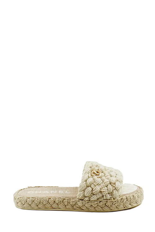 Chanel Espadrilles-Sandalen aus Bast, CC-Logo, gebrauchter Artikel, Seitenansicht