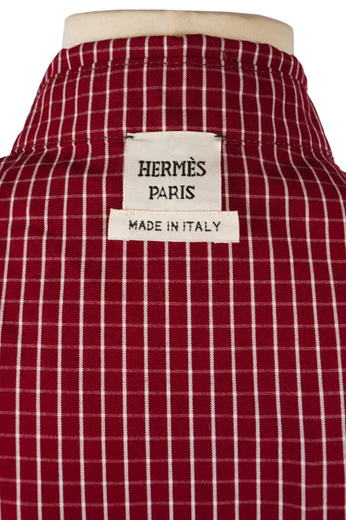 Sobrecamisa Hermès 100% algodón, cuadros rojos, artículo usado, zoom en la etiqueta