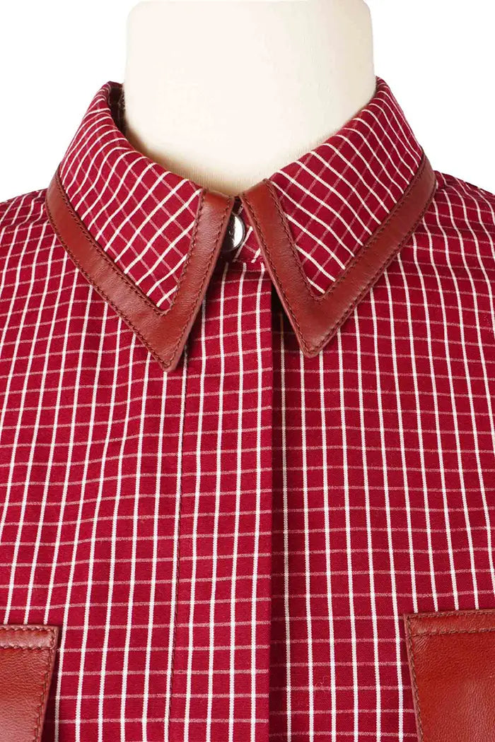 Sur-chemise Hermès 100 % coton, à carreaux rouges, article d'occasion, zoom sur le col