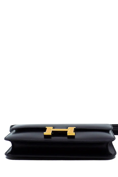 Hermès Constance Box Black Handtasche, gebraucht, in sehr gutem Zustand. Ansicht von unten.