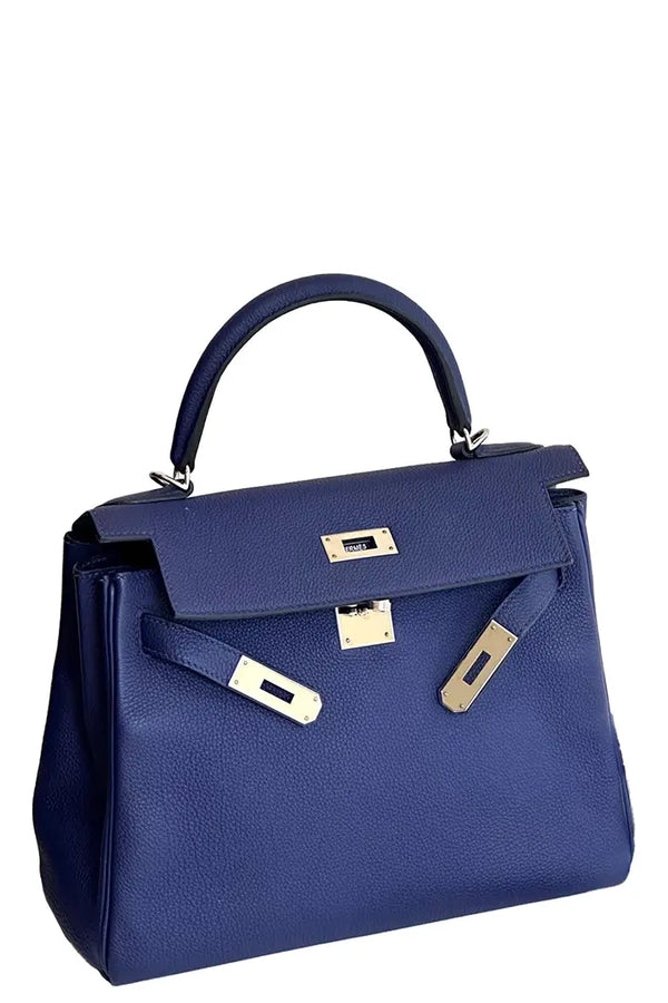 Hermès Kelly 28 de seconde main en cuir Togo Bleu Encre avec finitions Palladium, authentifié et en très bon état.